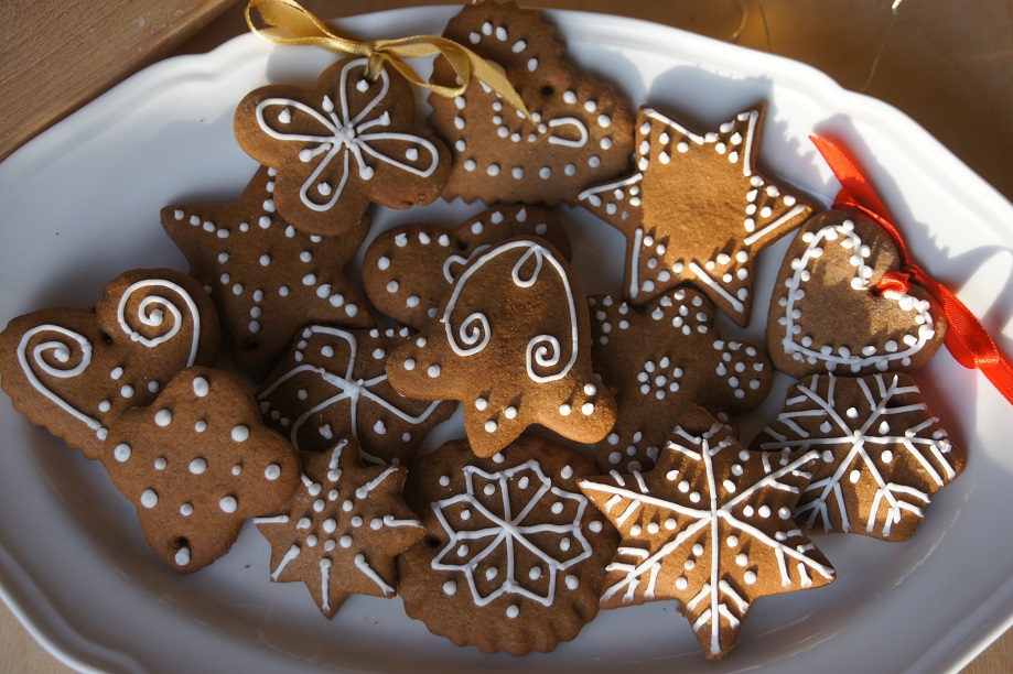 cooking class for families - gingerbread cookies