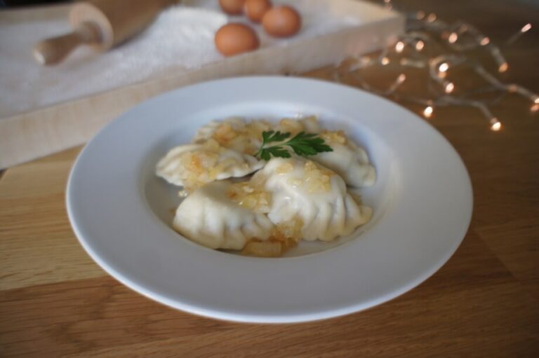 polskie tradycje kulinarne, polskie pierogi, polskie dania