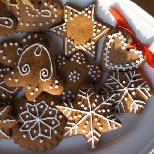 Christmas gingerbread cookies baking class